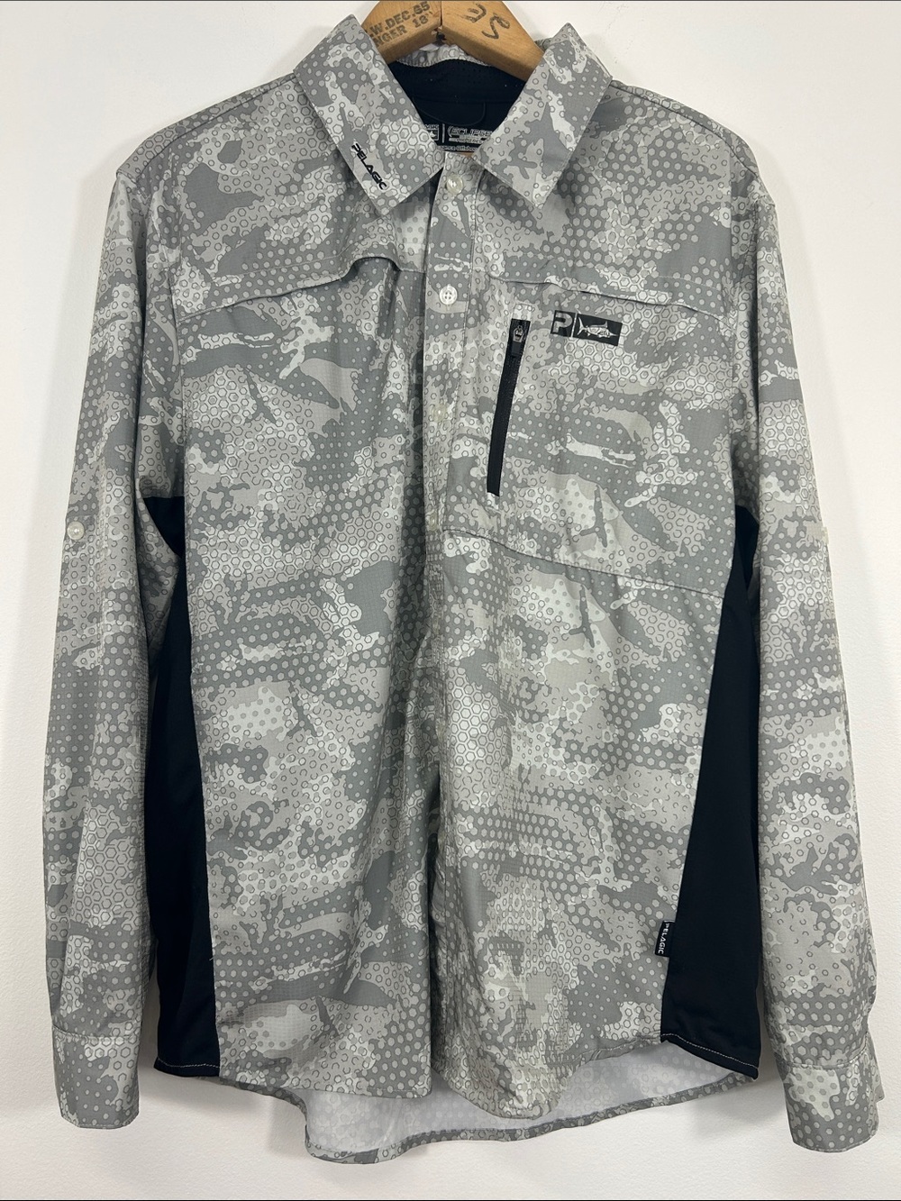 Pelagic Men's Eclipse Pro Series Guide Fishing Shirt Camouflage UPF 50+ Size M